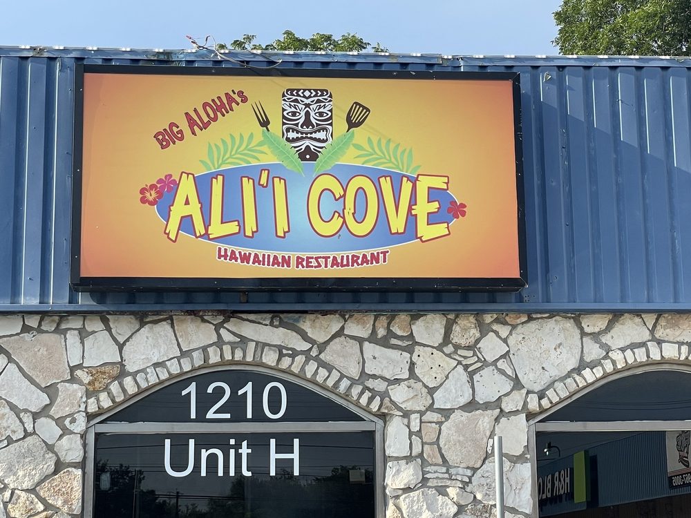 Big Aloha's Aliʻi Cove